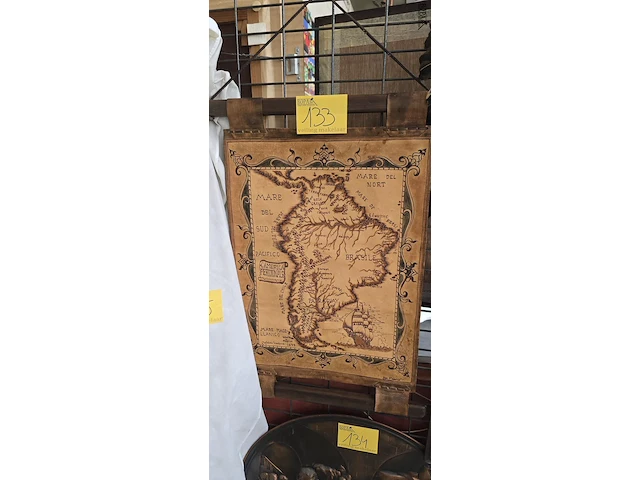 Lot 133 - kaart van zuid amerika america mridionale op lederen doek - afbeelding 1 van  3