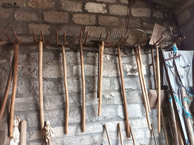 Lot 133 - landbouw gereedschap. ca. 40 stuks - afbeelding 2 van  4