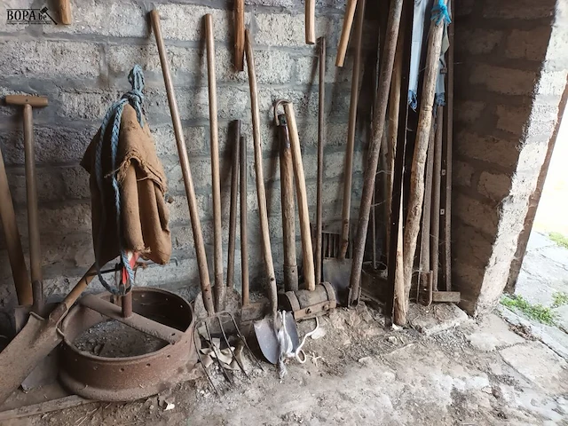 Lot 133 - landbouw gereedschap. ca. 40 stuks - afbeelding 3 van  4