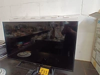 Lot 133 - sony led tv 101 cm - afbeelding 1 van  4
