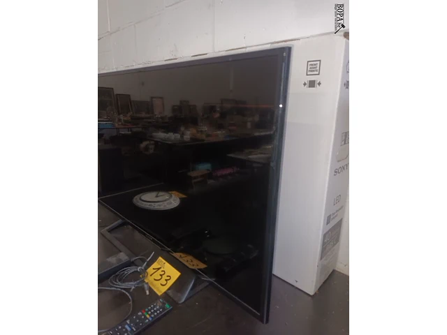 Lot 133 - sony led tv 101 cm - afbeelding 4 van  4