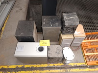 Lot 134 - boxen. 8 stuks - afbeelding 1 van  3