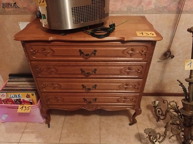 Lot 134 - ladekast louis xv - afbeelding 1 van  4