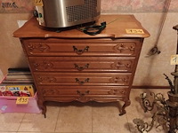 Lot 134 - ladekast louis xv - afbeelding 1 van  4