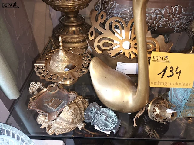 Lot 134 - lot koperwerk. 14 stuks - afbeelding 2 van  4