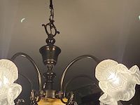 Lot 134 - luchter in koper met glazen kapjes - afbeelding 1 van  4