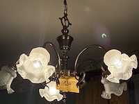 Lot 134 - luchter in koper met glazen kapjes - afbeelding 2 van  4