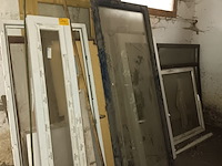 Lot 134 - ramen en deuren - afbeelding 1 van  2