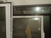 Lot 134 - ramen en deuren - afbeelding 2 van  2