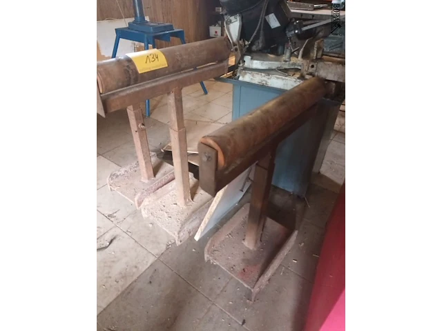 Lot 134 - roller stand. 3 stuks - afbeelding 2 van  4