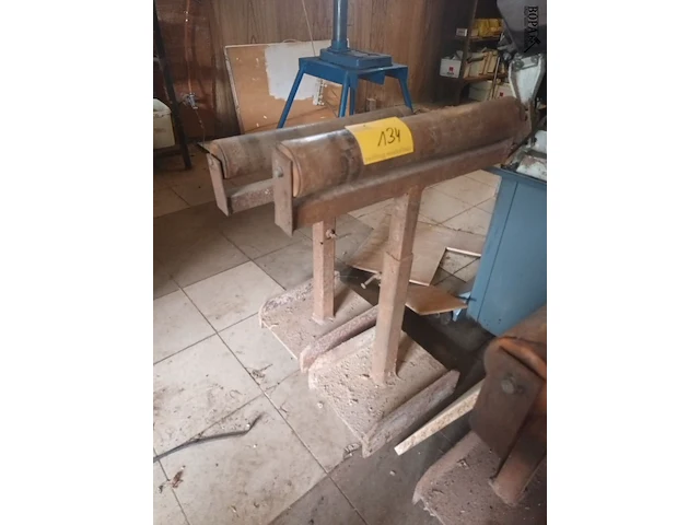 Lot 134 - roller stand. 3 stuks - afbeelding 3 van  4