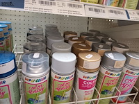 Lot 134 - spuitbussen verf. 141 stuks - afbeelding 4 van  4