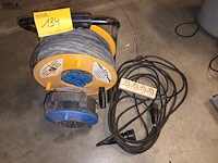 Lot 134 - verlengkabels. 4 stuks - afbeelding 1 van  2