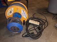 Lot 134 - verlengkabels. 4 stuks - afbeelding 2 van  2