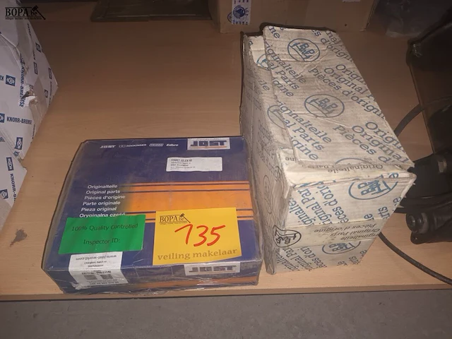 Lot 135 - brake pad kit. 2 stuks - afbeelding 1 van  3