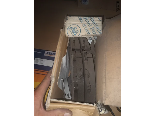 Lot 135 - brake pad kit. 2 stuks - afbeelding 2 van  3