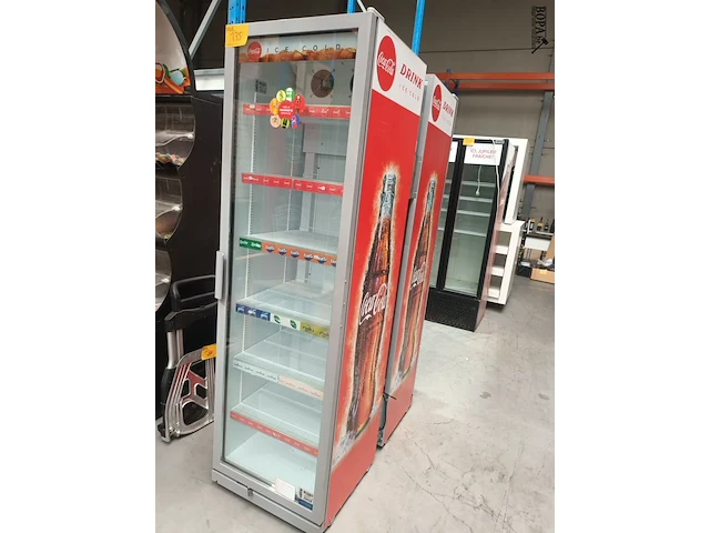Lot 135 - drankenkoeler coca-cola - afbeelding 1 van  4