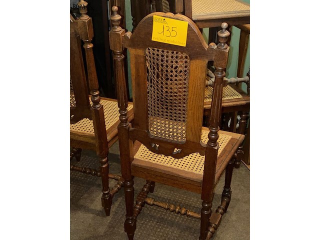 Lot 135 - set stoelen met zittingen in rotan, 6 stuks - afbeelding 1 van  7