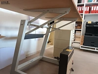 Lot 135 - tekentafel - afbeelding 3 van  3