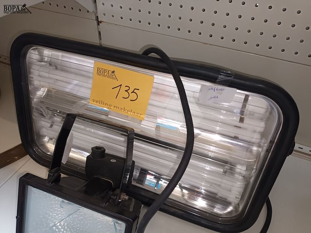 Lot 135 - verstraler. 2 stuks - afbeelding 3 van  3