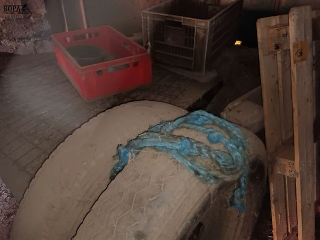 Lot 136 - kar en palletten - afbeelding 4 van  4