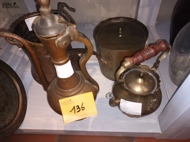 Lot 136 - koperwerk. 5 stuks - afbeelding 2 van  5