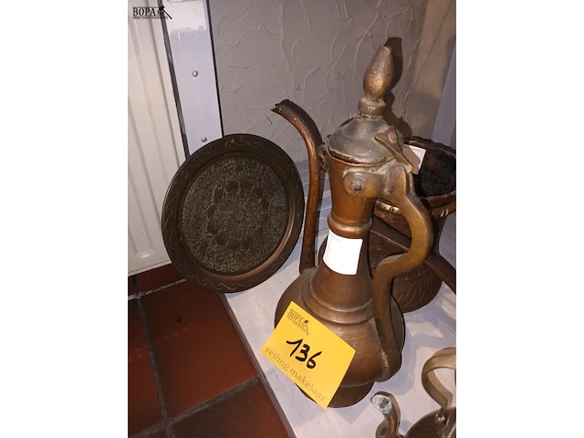 Lot 136 - koperwerk. 5 stuks - afbeelding 3 van  5
