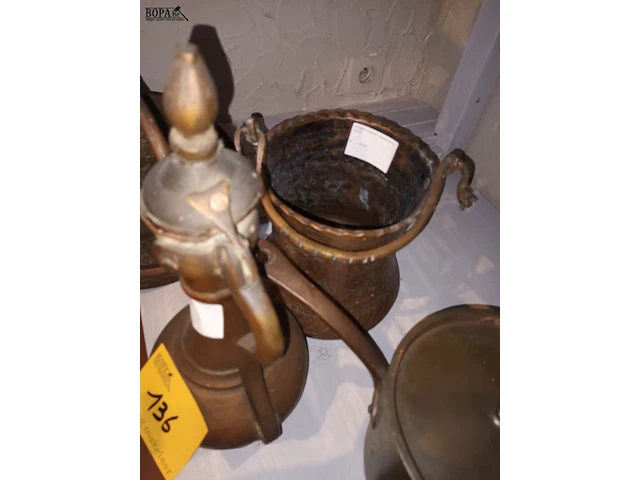 Lot 136 - koperwerk. 5 stuks - afbeelding 5 van  5