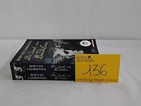 Lot 136 - lot boeken, van laerhoven, romans, 2 stuks - afbeelding 1 van  1