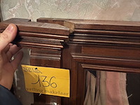 Lot 136 - spiegel in houten omlijsting - afbeelding 3 van  3