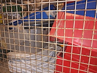 Lot 136 - stapelkooi met inhoud. 4 stuks - afbeelding 4 van  6