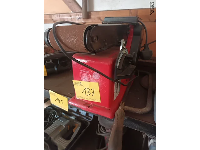 Lot 137 - band- en schuurschijfmachine - afbeelding 1 van  5