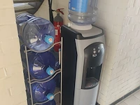 Lot 137 - culligan waterdispenser - afbeelding 1 van  5