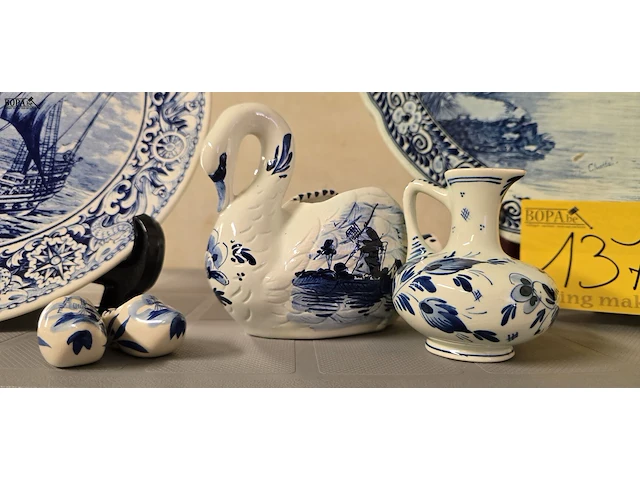 Lot 137 - lotje decoratieve delfts items ong 6 stuks - afbeelding 4 van  7