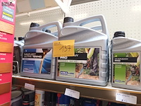 Lot 137 - smeermiddel. 16 stuks - afbeelding 1 van  5