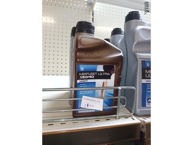 Lot 137 - smeermiddel. 16 stuks - afbeelding 2 van  5