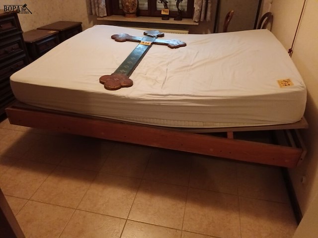 Lot 137 - tweepersoonsbed - afbeelding 1 van  6