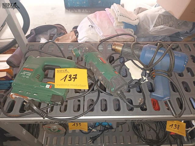 Lot 137 - werkmateriaal. 3 stuks - afbeelding 1 van  4