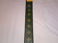 Lot 138 - beschilderd houten kruis - afbeelding 1 van  5