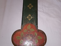 Lot 138 - beschilderd houten kruis - afbeelding 2 van  5