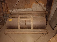 Lot 138 - bodemrol. 2 stuks - afbeelding 1 van  3