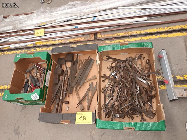 Lot 138 - handgereedschap - afbeelding 1 van  3