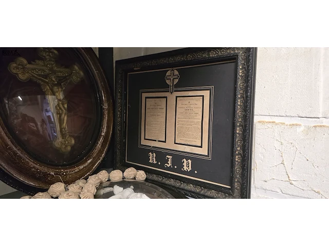 Lot 138 - religieuze items, iconen, reuze paternoster, kruisbeelden in - afbeelding 2 van  7