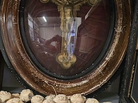 Lot 138 - religieuze items, iconen, reuze paternoster, kruisbeelden in - afbeelding 3 van  7