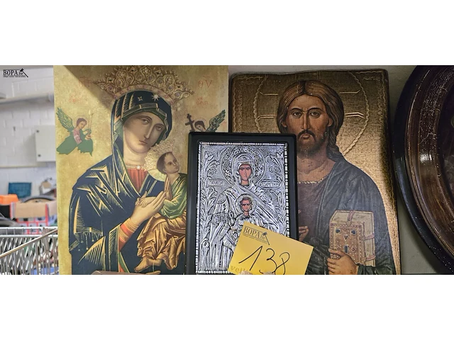 Lot 138 - religieuze items, iconen, reuze paternoster, kruisbeelden in - afbeelding 4 van  7