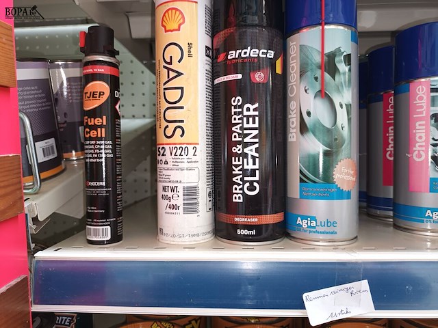 Lot 138 - spuitbussen onderhoudsmiddelen. 75 stuks - afbeelding 2 van  4