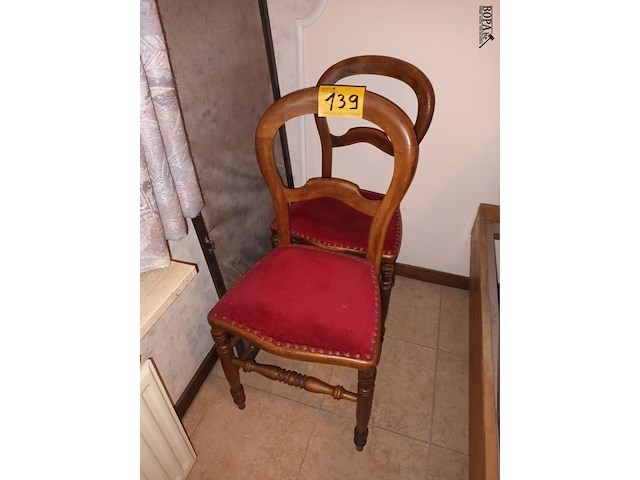 Lot 139 - antieke stoel. 2 stuks - afbeelding 1 van  3