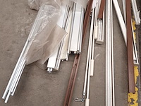 Lot 139 - bevestigingsmateriaal voor gordijnen - afbeelding 3 van  3