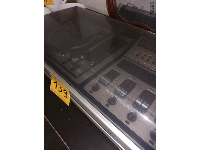 Lot 139 - platenspeler grundig - afbeelding 1 van  5