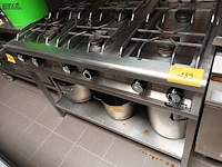 Lot 139 - professioneel gasfornuis cometto - afbeelding 1 van  4